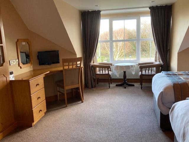 Tailors Lodge, Continental Breakfast Касълайлънд Екстериор снимка