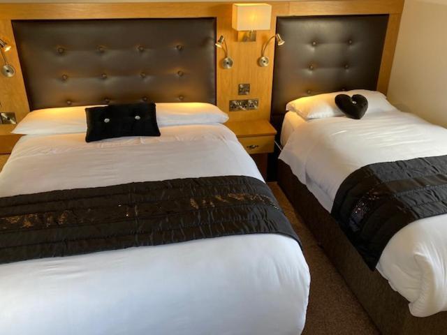 Tailors Lodge, Continental Breakfast Касълайлънд Екстериор снимка
